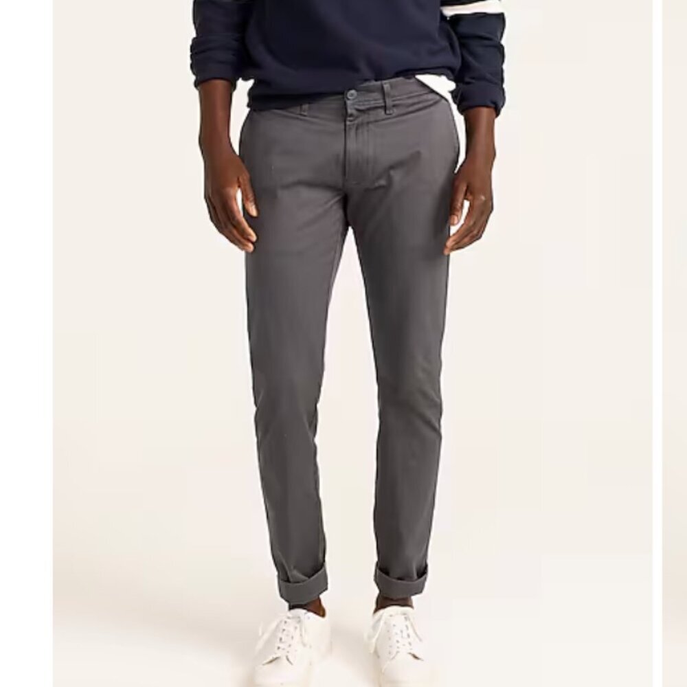 NWT‎ J. Crew (44x34) 484 Slim-fit Broken-in Chino Pant in Coal Grey